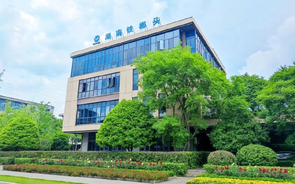 真功夫与人情味,铁榔头的工程机械锤炼之旅